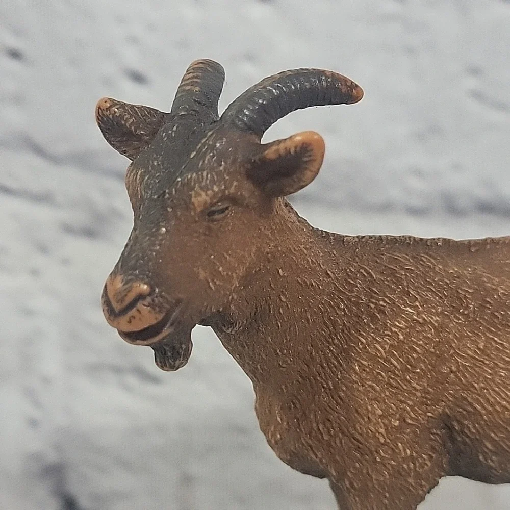 Schleich Animal Figures Lot Of 4 Ram Goat‎ Golden Retriever Dog Cow Calf Gazelle